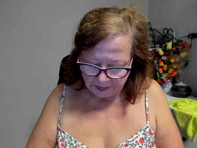 flirty-adele webcam