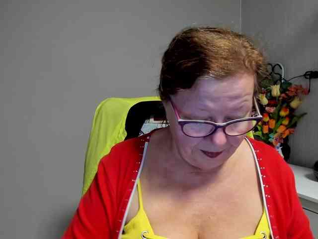 flirty-adele webcam