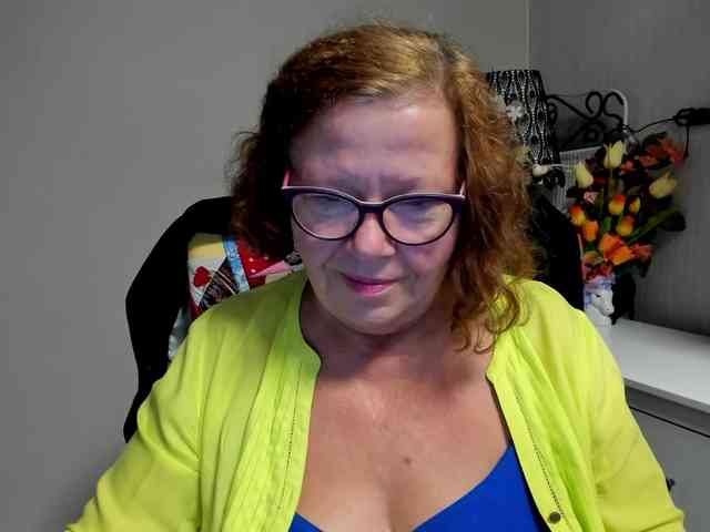 flirty-adele webcam