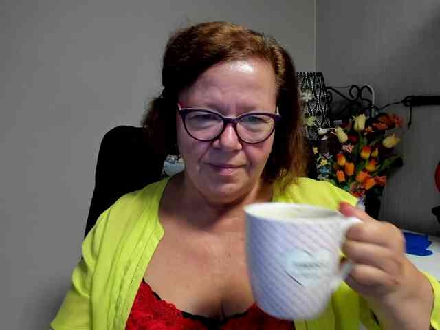 flirty-adele webcam