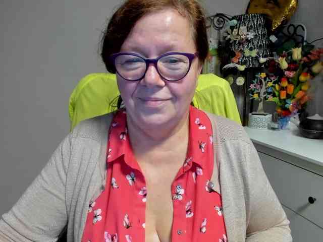 flirty-adele webcam