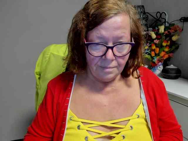 flirty-adele webcam