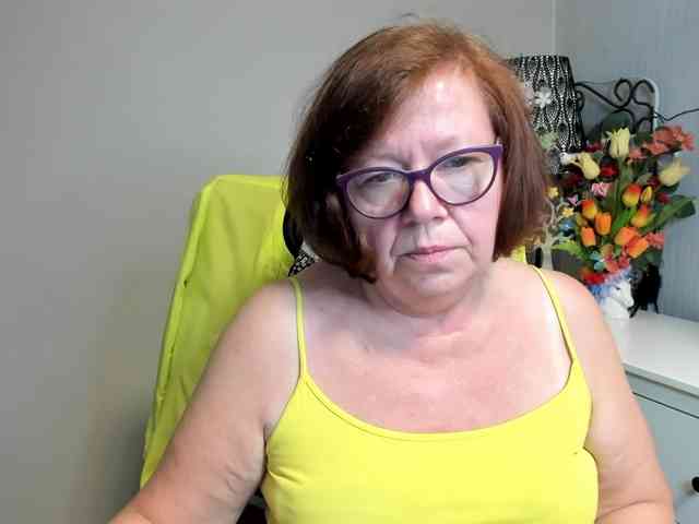 flirty-adele webcam
