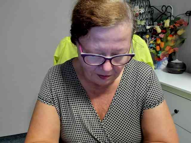flirty-adele webcam