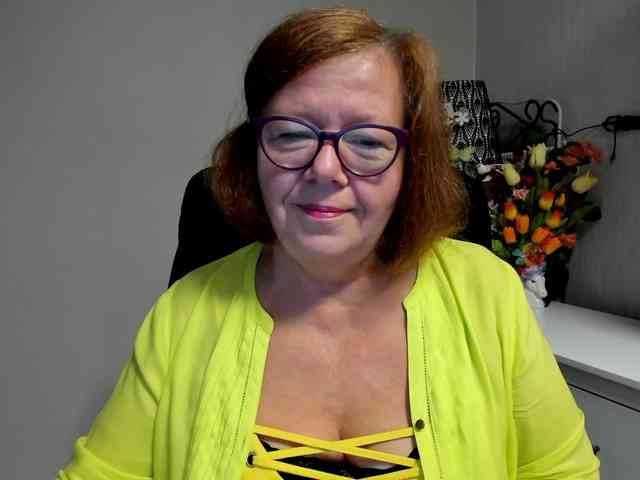 flirty-adele webcam