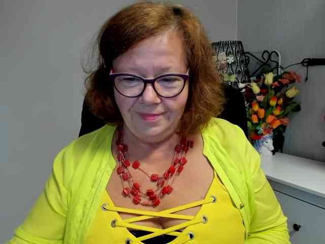 flirty-adele webcam