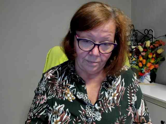 flirty-adele webcam