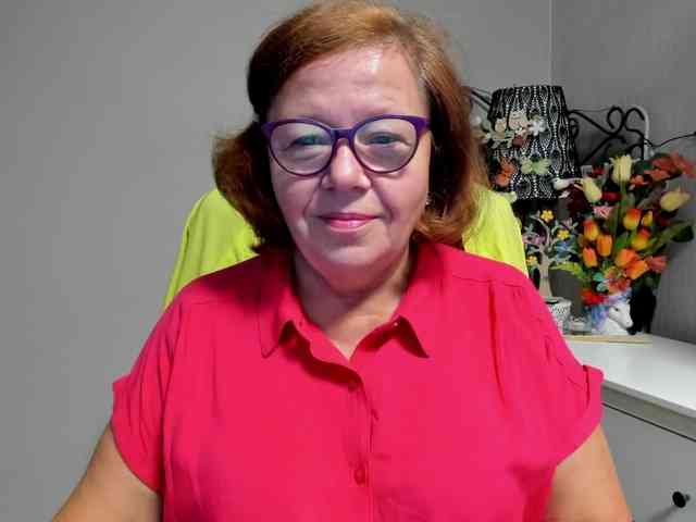 flirty-adele webcam