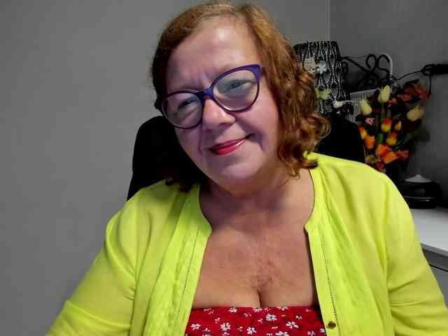 flirty-adele webcam