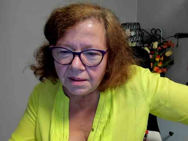 flirty-adele webcam