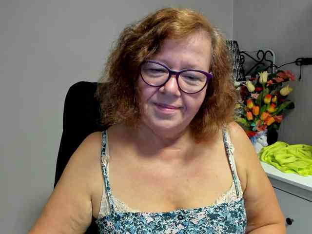 flirty-adele webcam