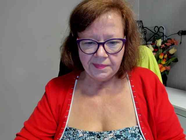 flirty-adele webcam