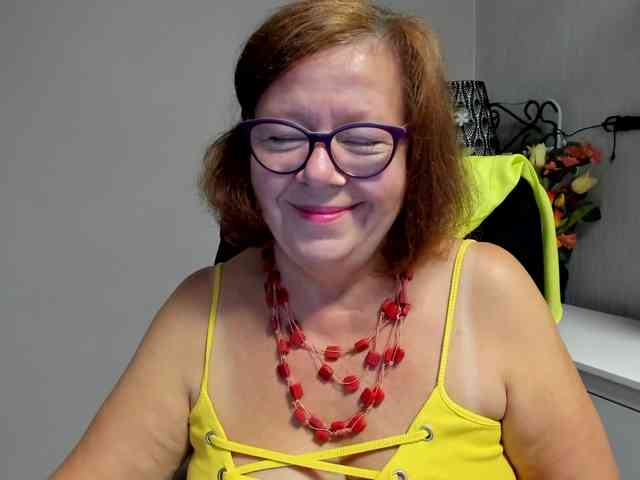 flirty-adele webcam