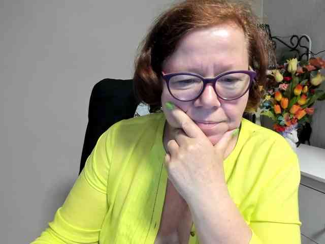 flirty-adele webcam