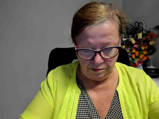 flirty-adele webcam