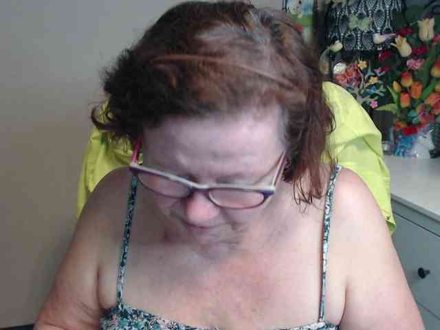 flirty-adele webcam