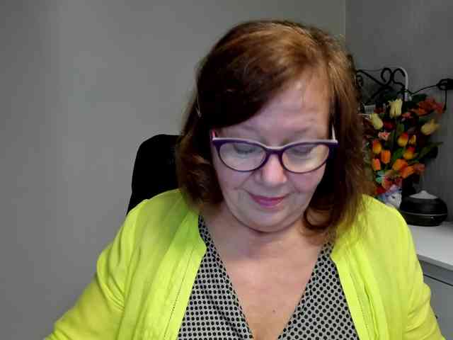 flirty-adele webcam