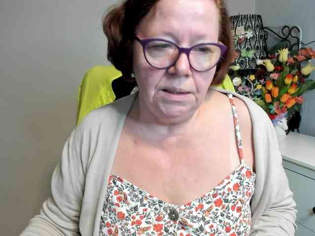 flirty-adele webcam