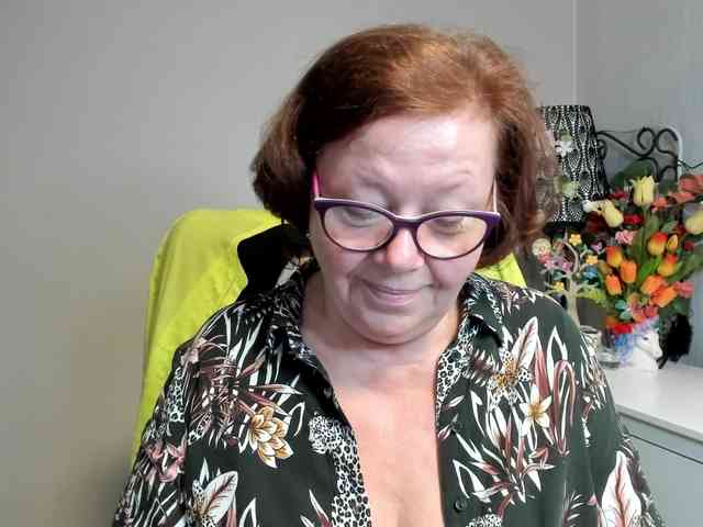 flirty-adele webcam