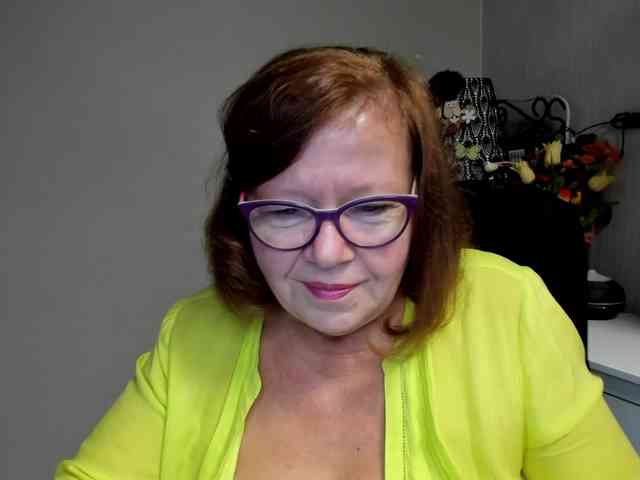 flirty-adele webcam