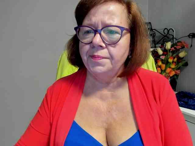 flirty-adele webcam