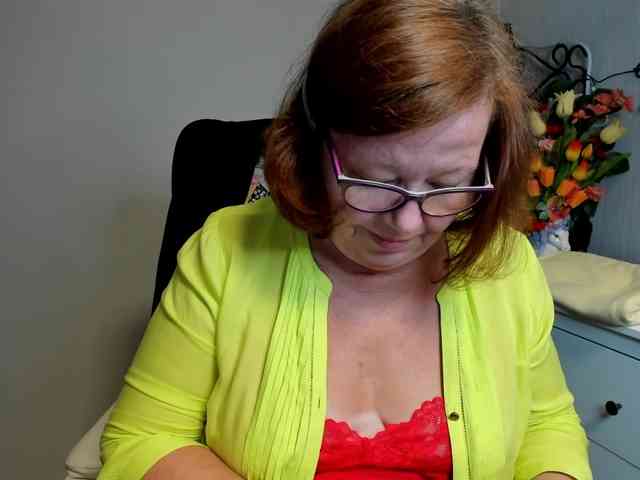 flirty-adele webcam