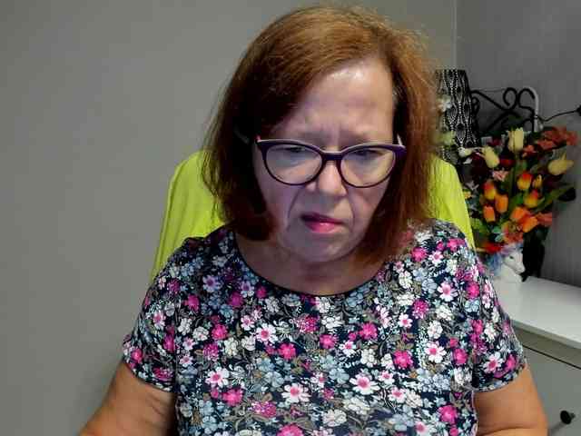 flirty-adele webcam