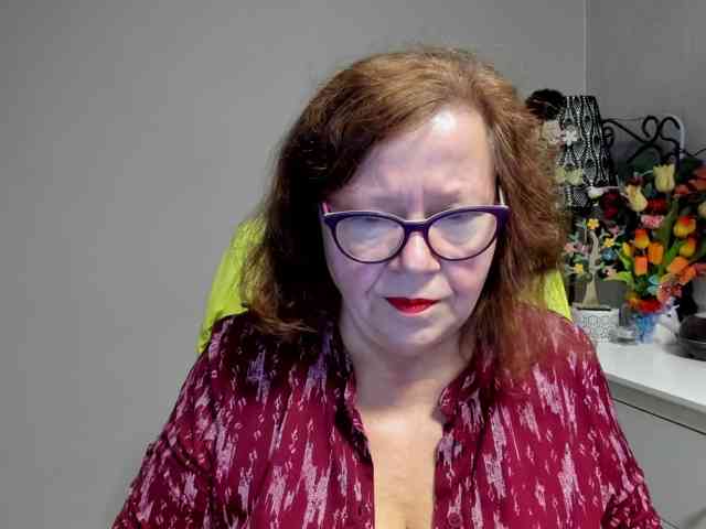 flirty-adele webcam