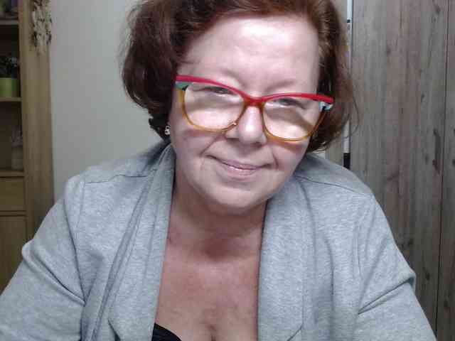 flirty-adele webcam