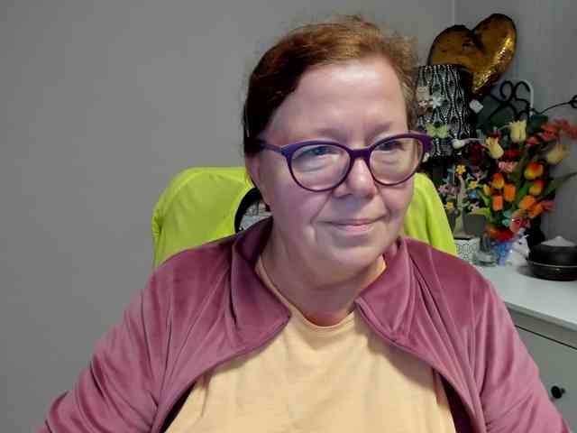 flirty-adele webcam