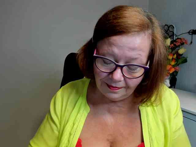 flirty-adele webcam