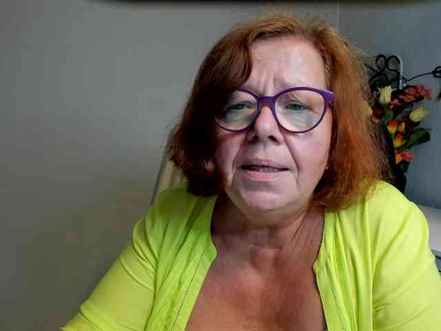 flirty-adele webcam