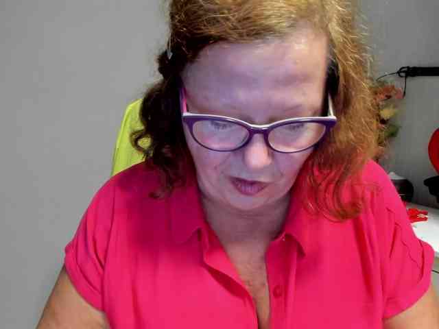 flirty-adele webcam