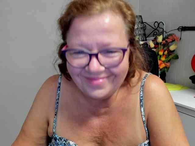 flirty-adele Live Webcam on BongaCams