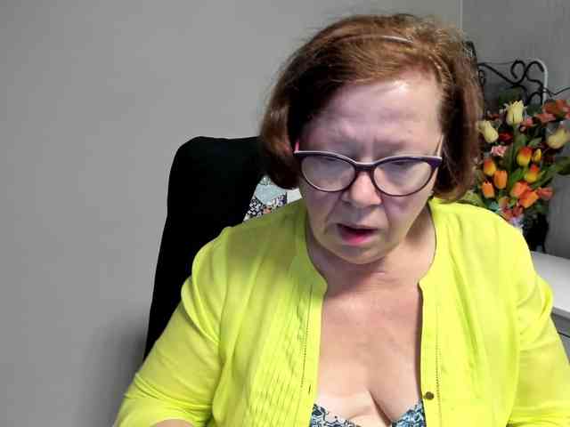 flirty-adele webcam