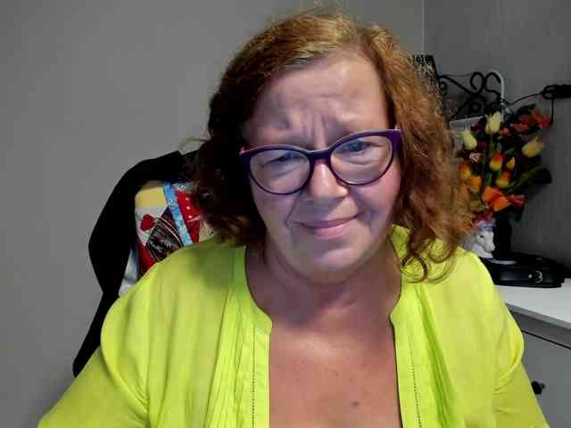 flirty-adele webcam