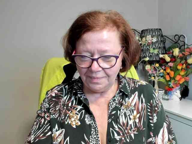 flirty-adele webcam