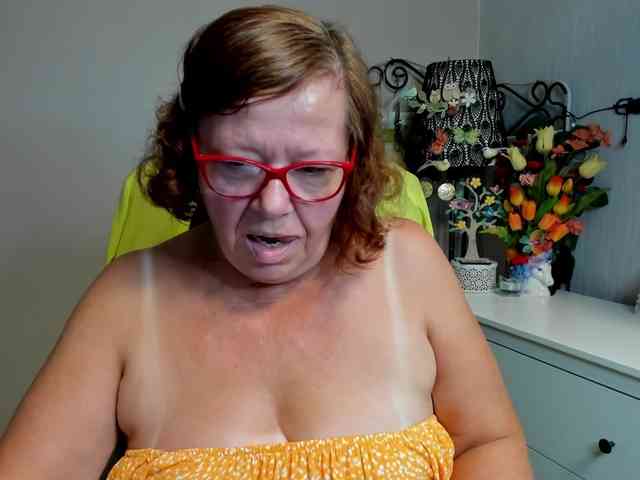 flirty-adele webcam
