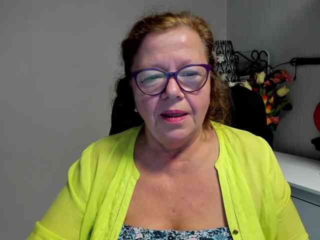 flirty-adele webcam