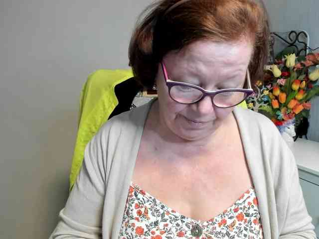 flirty-adele webcam