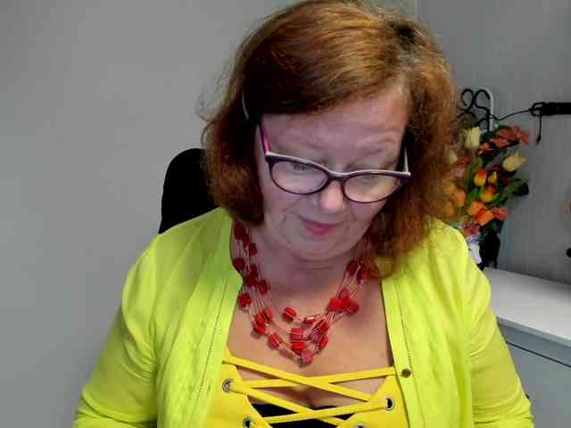 flirty-adele webcam