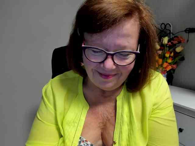 flirty-adele webcam