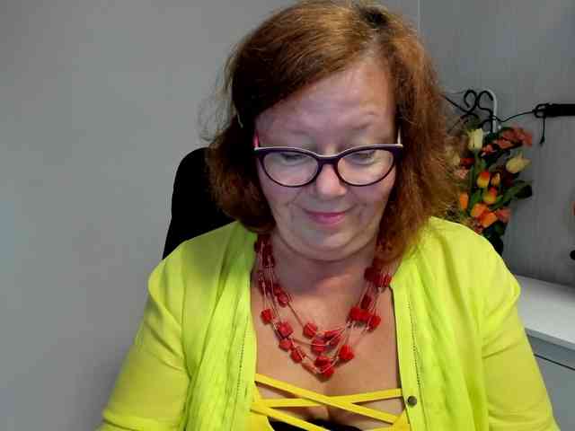 flirty-adele webcam