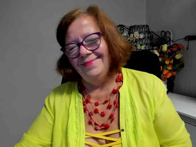 flirty-adele webcam