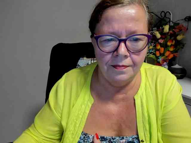 flirty-adele webcam