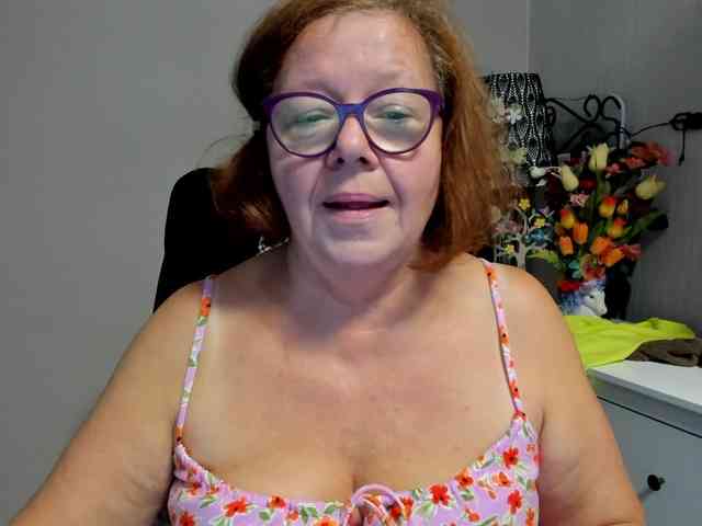 flirty-adele webcam