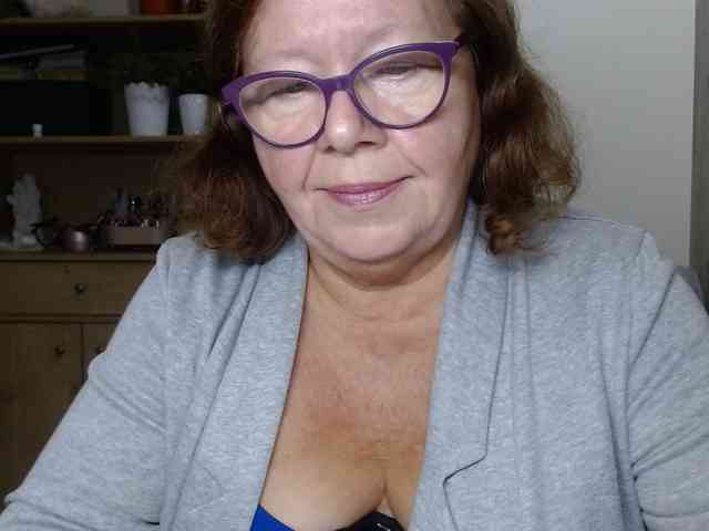 flirty-adele webcam