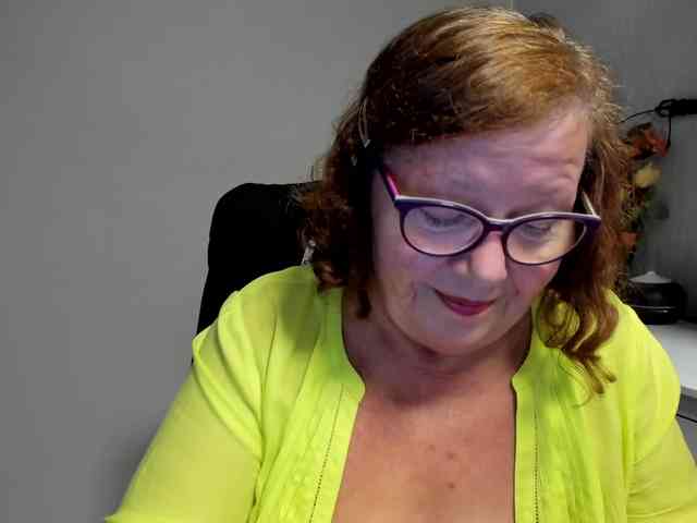 flirty-adele webcam