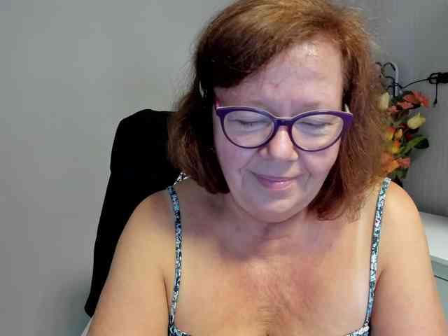flirty-adele webcam