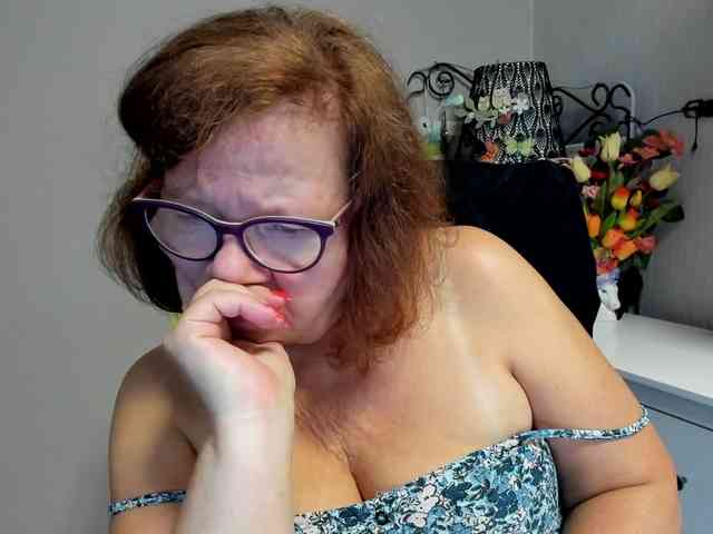 flirty-adele webcam